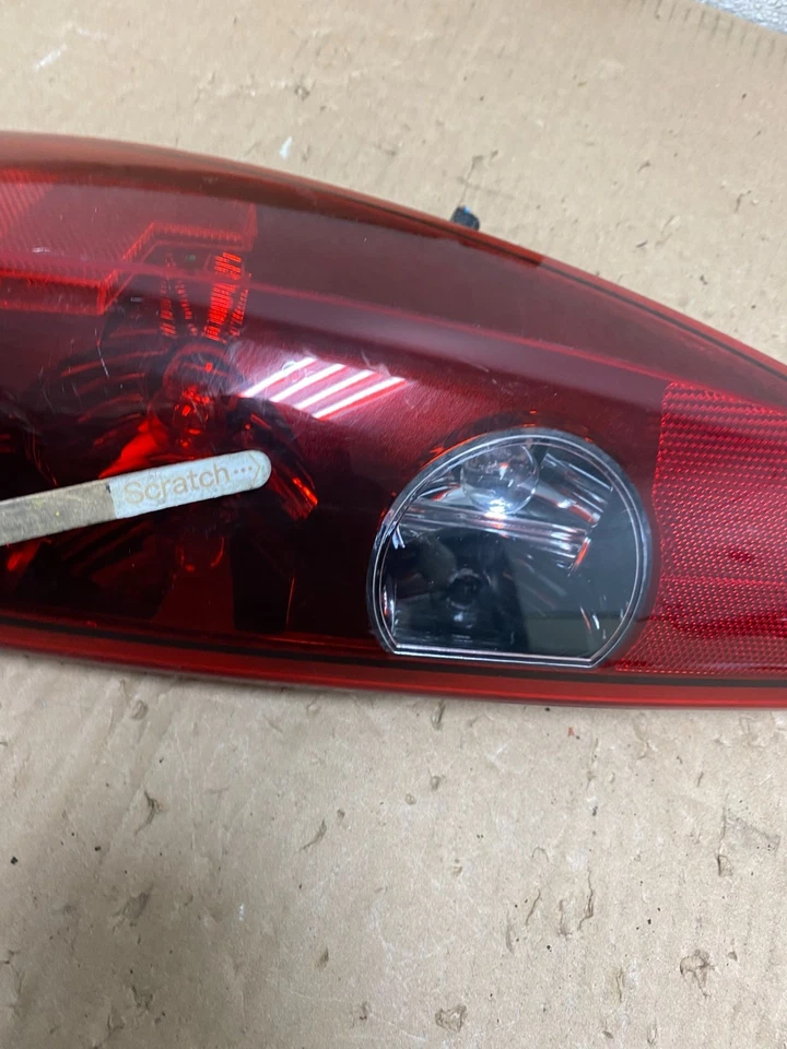 Luz trasera lateral del pasajero derecho Chevrolet Colorado GMC Canyon 2004 a 2012 U8538 Foto 4 de 4