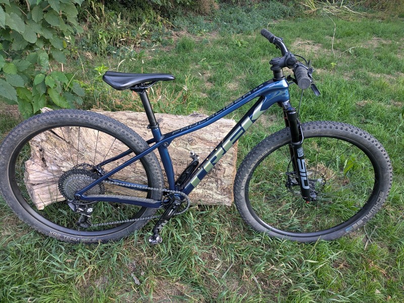 Trek procaliber 9.6 carbon Hardtail MTB with new Rockshox SID fork