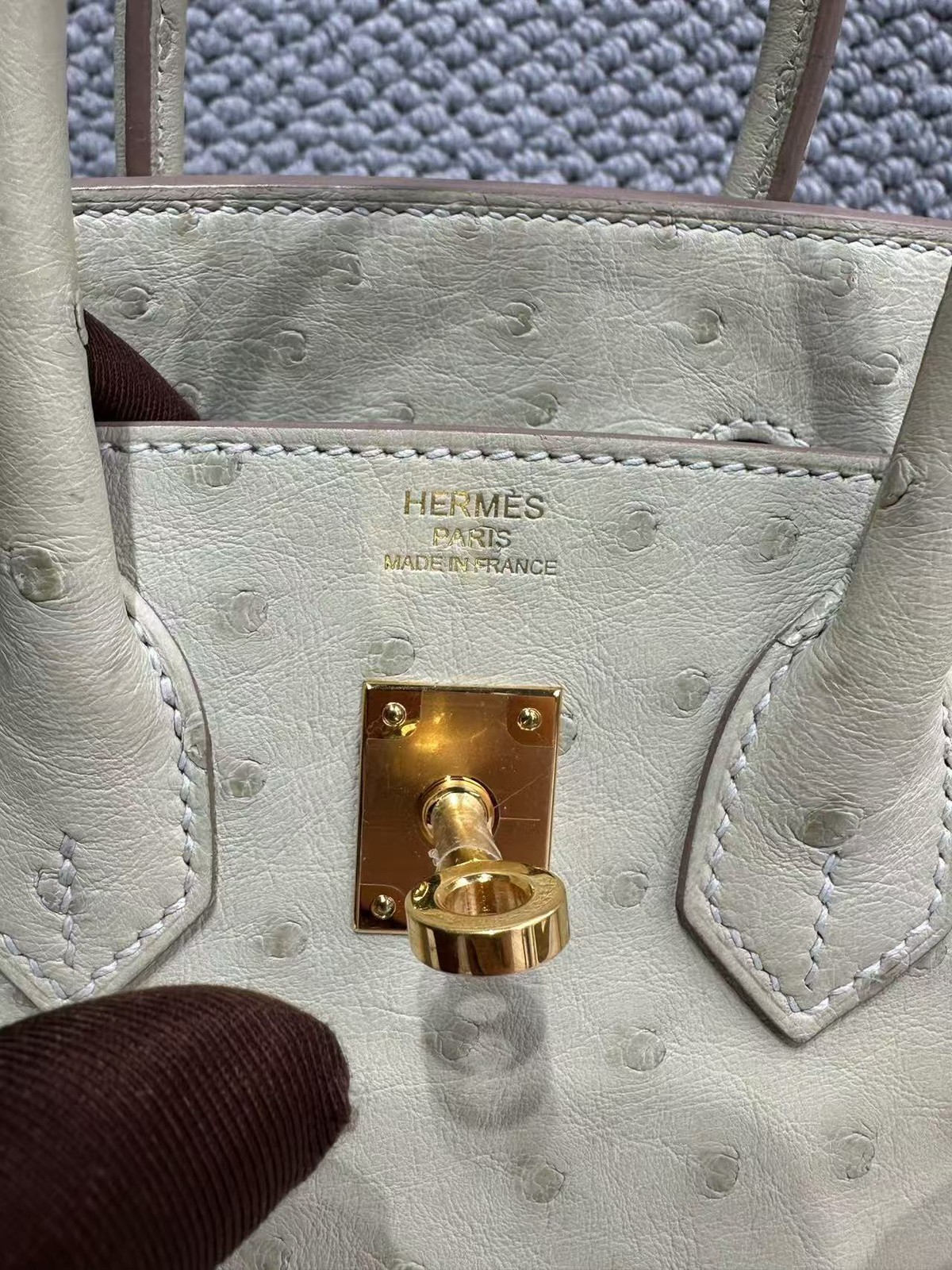 AUTH Hermès Birkin 25 Beton Ostrich Leather Gold Hardware Top Handle Bag — image 20