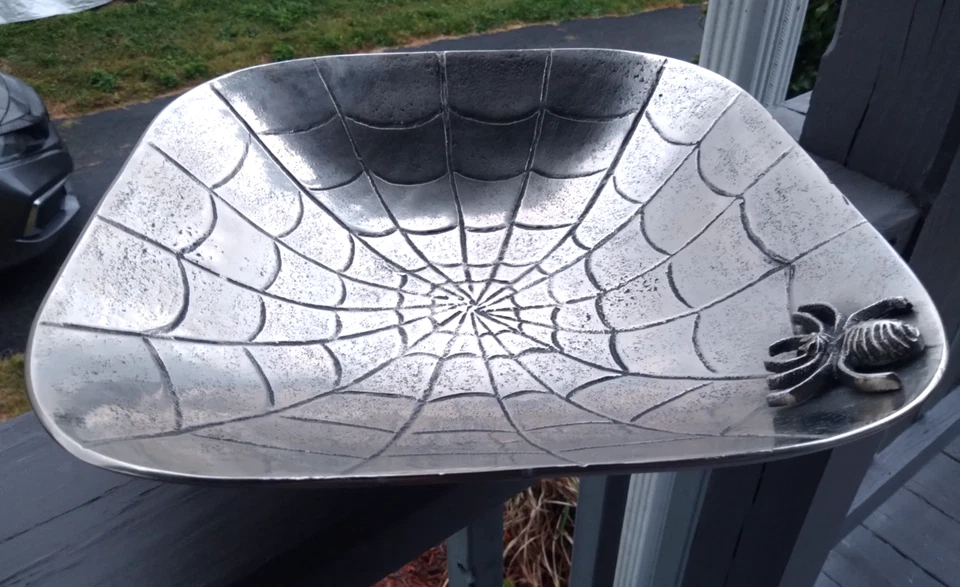 VINTAGE SILVER METAL ALUMINIUM SPIDER COBWEB HALLOWEEN  11 1/2" SERVING BOWL  - Image 2 of 4