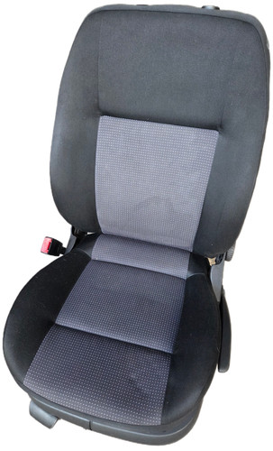 VW Golf IV 4 1,9 TDi 1J1 Sitz Vorne Links Fahrersitz Airbagsitz