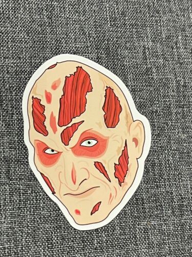 TV SHOW SMALL STICKER STICKERS MOVIE MEMORABILIA HORROR FRIDAY THE 13TH FREDDIE - Photo 1 sur 1