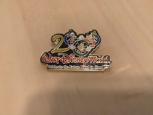 Walt Disney World Celebrate the Future Hand in Hand 2000 Disney Pin