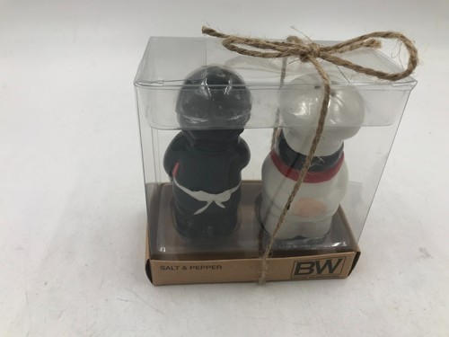 Boston warehouse Ceramic Chef & Waiter Salt and Pepper Shakers BB02B52016 - Picture 4 of 7