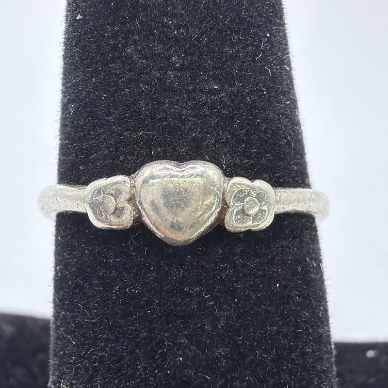 Retired James Avery Sterling Silver Heart And Flowers Ring Size 8.5 ~ 1.9g