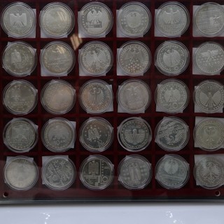 30 x 10 Euro Silber BRD Gedenkmünzen 2002 2007 = 501 g Feinsilber im Schuber