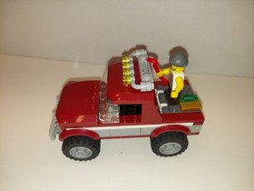LEGO 4437 City: Police Pursuit. 100% Complete W/Manual. Manual Is In Bad Shape.