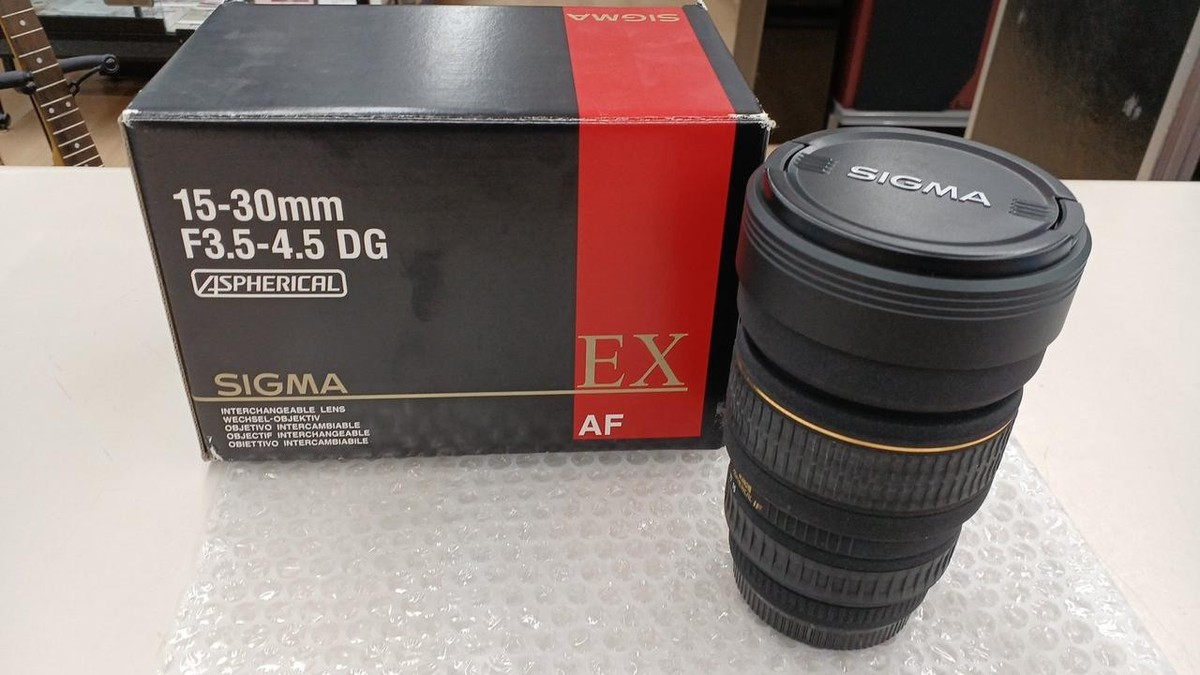 Sigma 15-30mm F3.5-4.5 EX DG Wide Angle Zoom Lens /EF-Mount Sigma 15-30mm F3.5-4.5 EX DG Wide Angle Zoom Lens /EF-Mount
