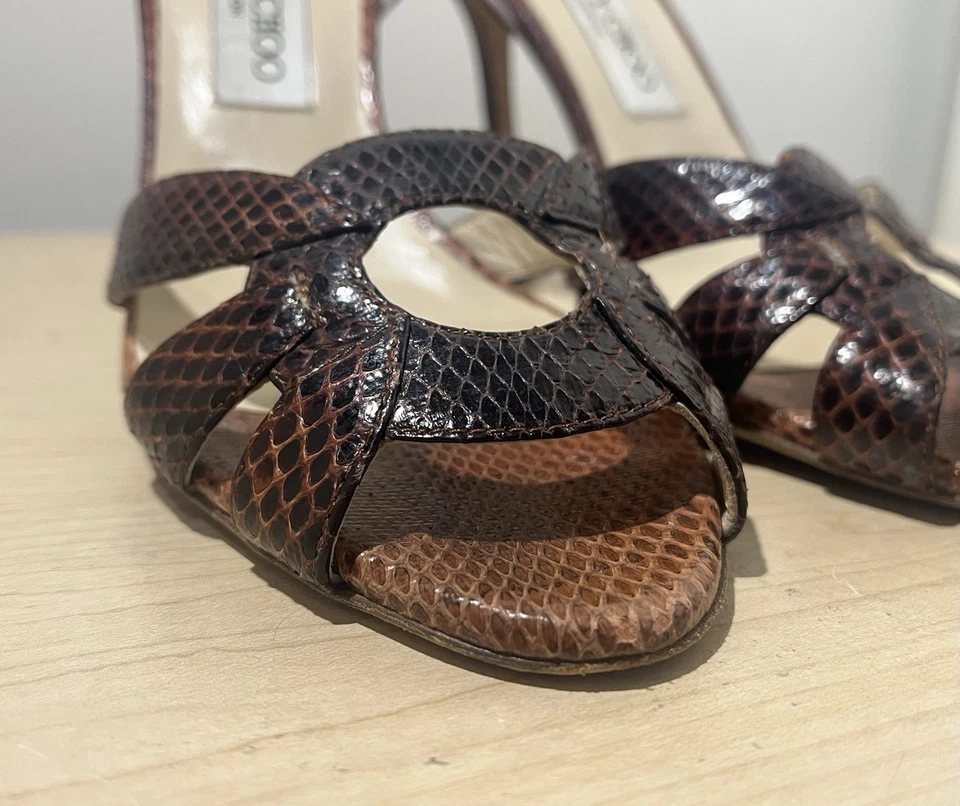 "Sandalia de tacón vintage Jimmy Choo marrón piel de serpiente punta abierta 3"" 38,5" Foto 4 de 4