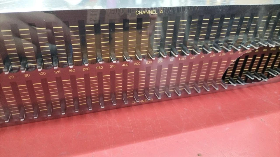 Yamaha Q2031B Dual-Channel Graphic Equalizer EQ Rackmount Used from Japan - Image 3 of 4