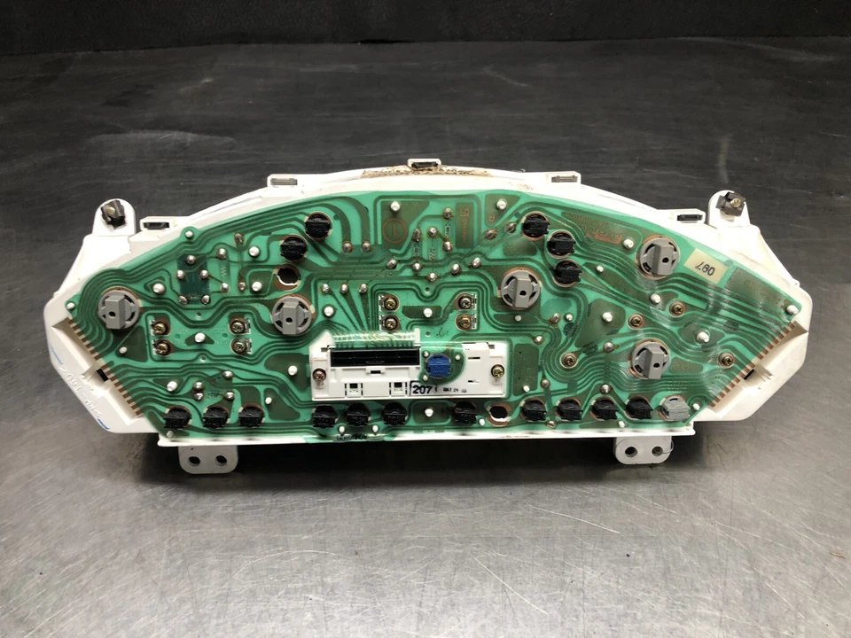 Cuadro medidor velocímetro instrumento Mitsubishi Galant 2.4 1999-2001 Foto 4 de 4