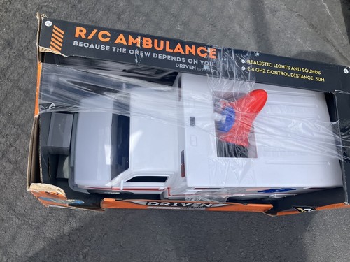 DRIVEN by Battat RC Midrange Ambulance - Picture 13 of 13