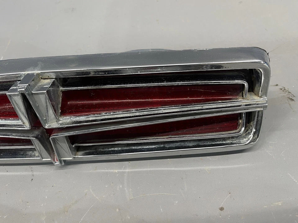 Oldsmobile Starfire Jetstar 1964 maletero luz trasera lámpara trasera lente Foto 4 de 4