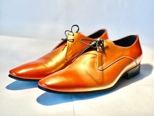 The Dior Vintage Derby shoe embodies Dior's classic elegance.