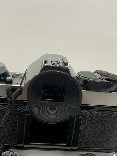 Canon AE-1 Program 35mm 1:1.8 Film Camera FREE SHIPPING - Picture 2 of 11