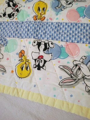 Vintage 90s Baby Looney Tunes Quilted Crib Blanket Bugs Silvester