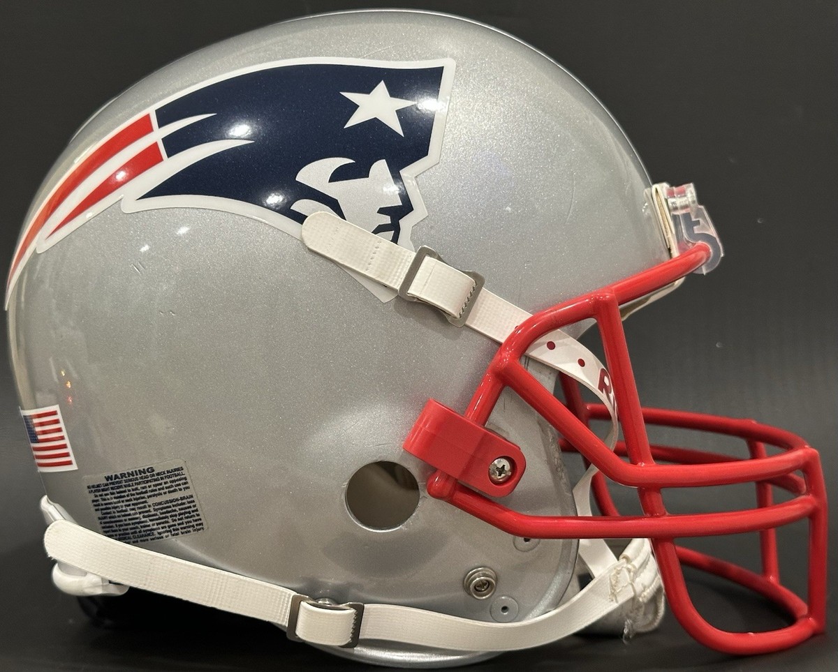 Tom Brady New England Patriots Riddell VSR4 Game Style Helmet Size
