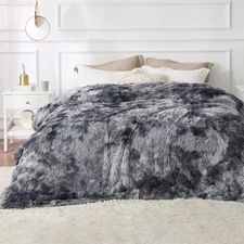 Bedsure GentleSoft Fluffy King Size Blanket for Bed, Faux Fur Fuzzy Minky Coutur