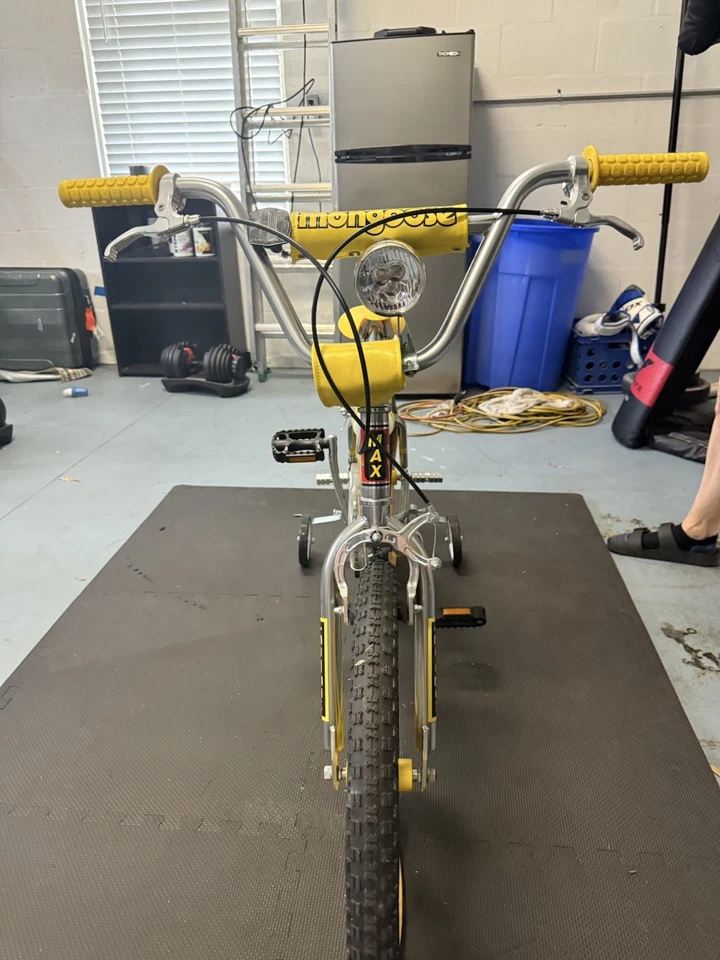 Mongoose stranger things bike. brand new, used once, has pegs in the back. - Image 2 of 4