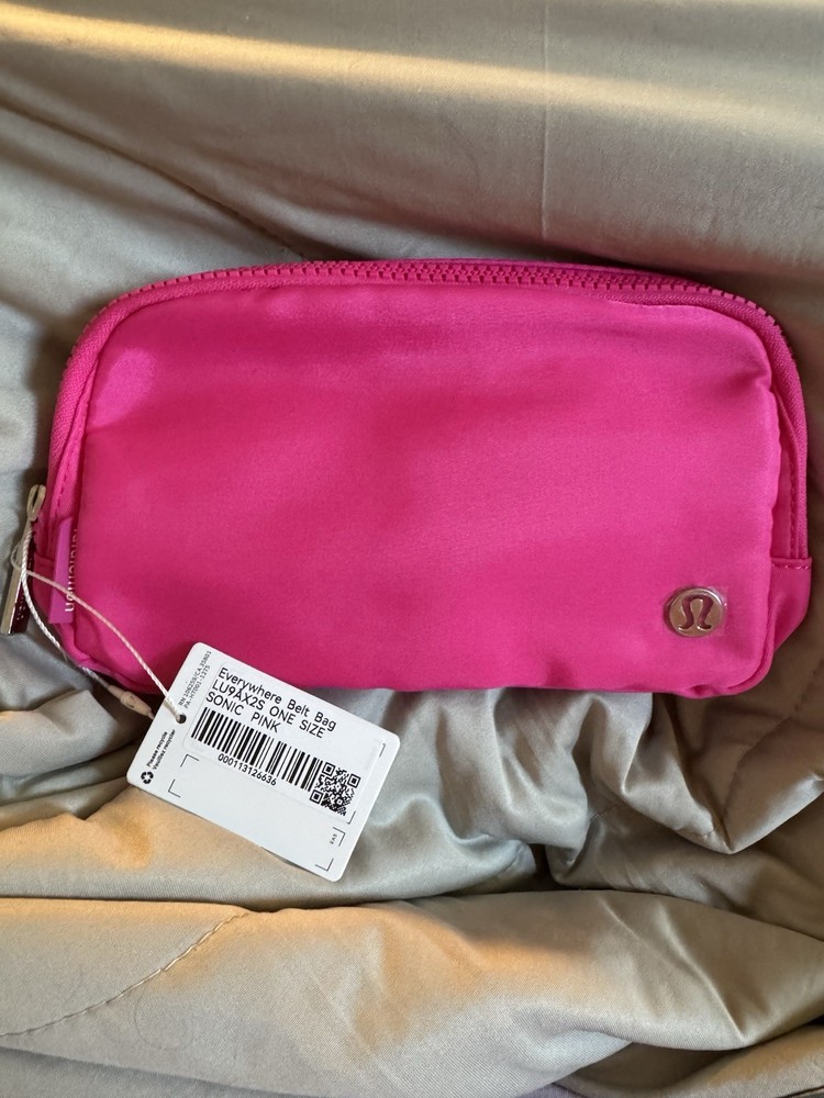 Sonic Pink Everywhere 1L Belt Bag New With Tags  