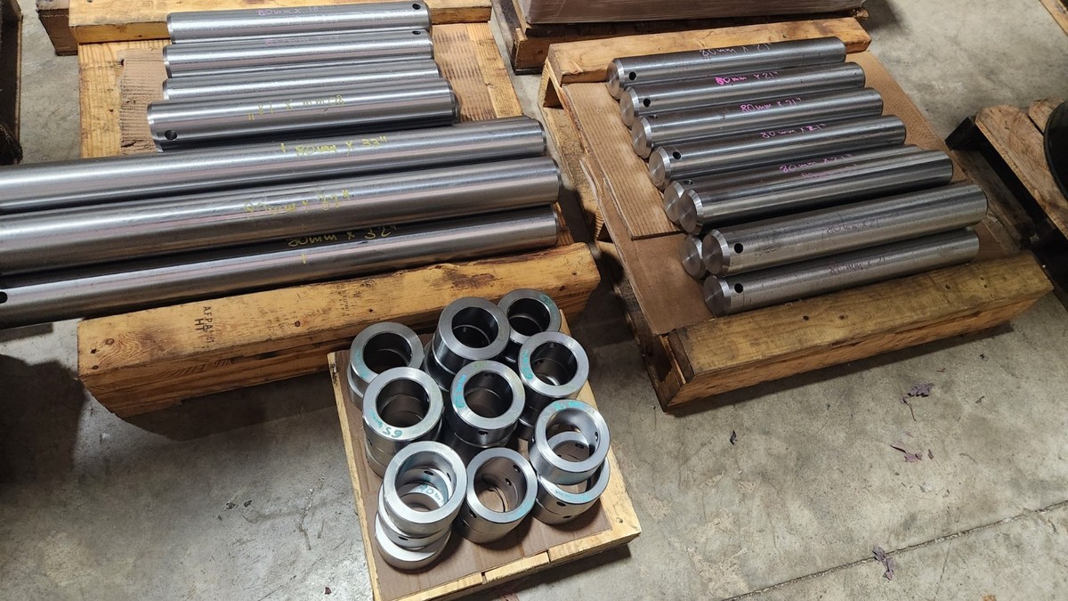 New Excavator Bucket Pin 80mm x 25