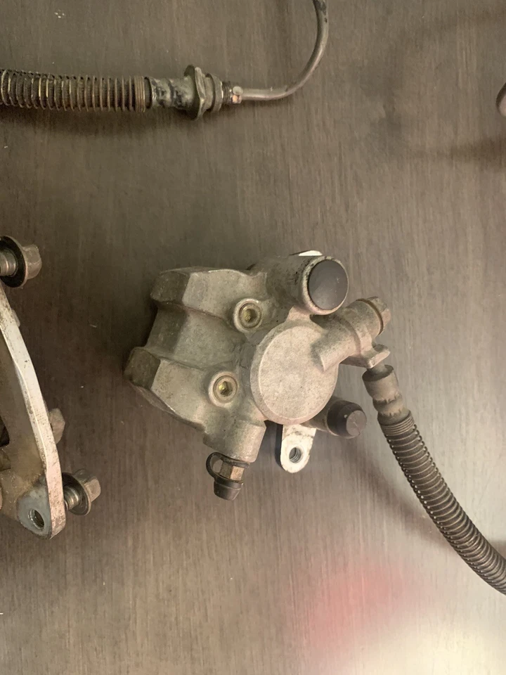 Yamaha Banshee 350 JUEGO COMPLETO DE FRENOS DELANTEROS OEM Pinzas Líneas Cilindro Maestro Foto 4 de 4