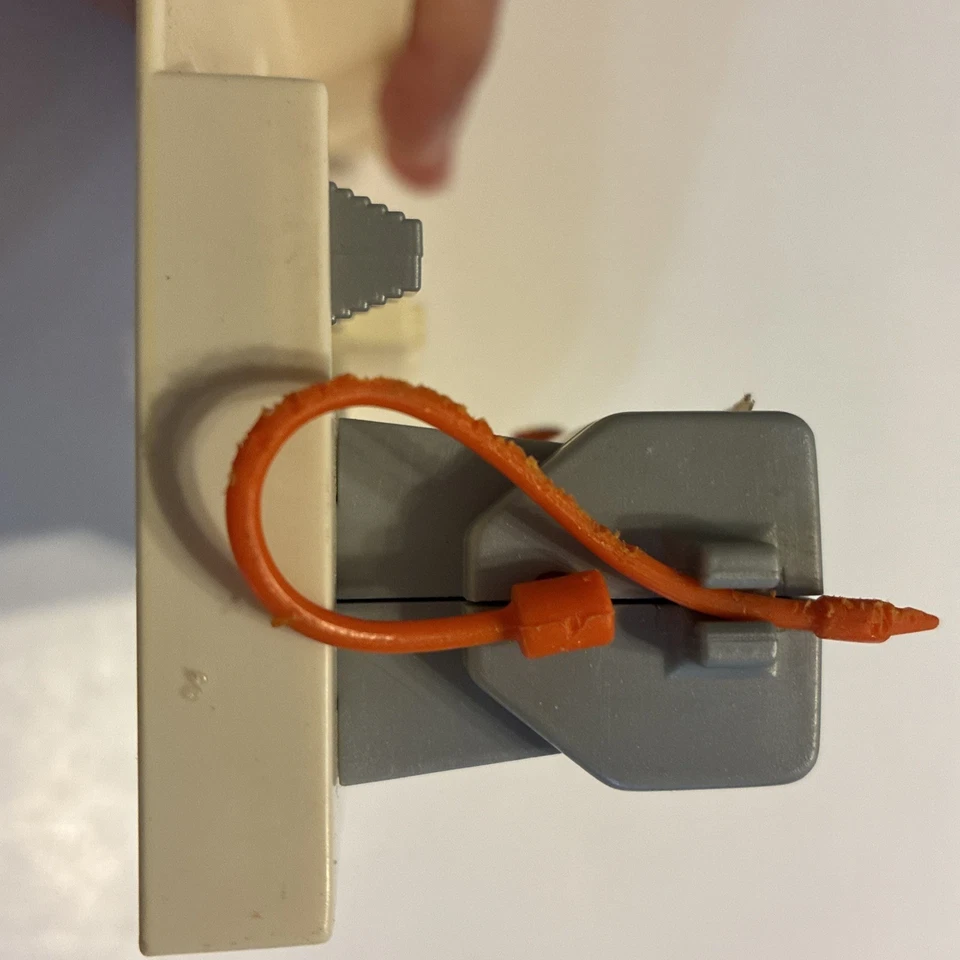 TOMY Pocket Vintage Car World Pit Stop - Juego de accesorios para coche en miniatura Foto 4 de 4