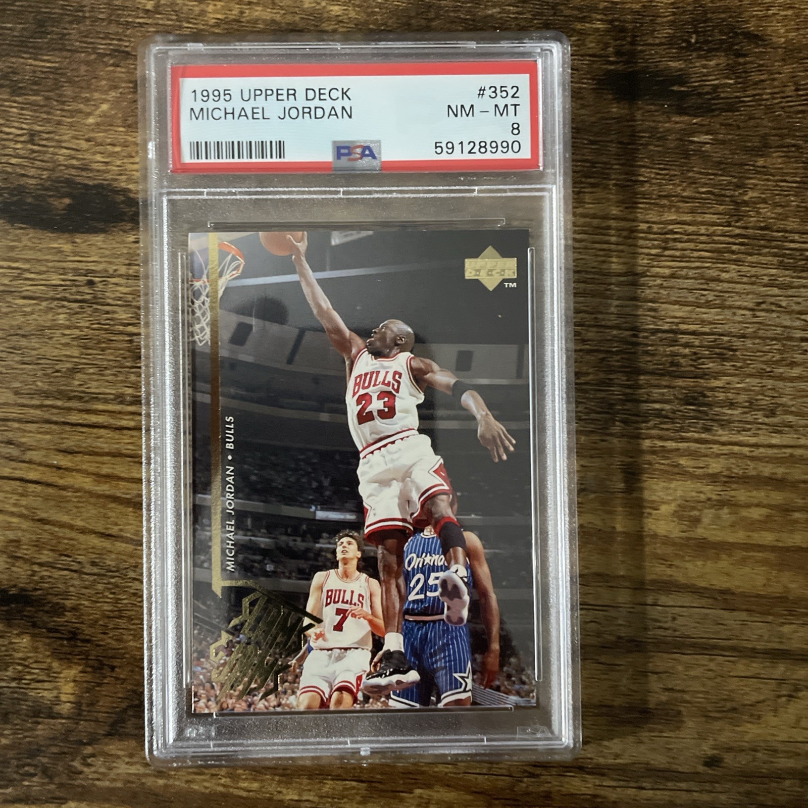 1995 Upper Deck Electric Court #352 Michael Jordan Chicago Bulls HOF PSA 8 NM-MT