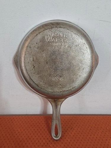 Vintage Wagner Ware Sidney-O No. 6 Cast Iron Skillet 1056