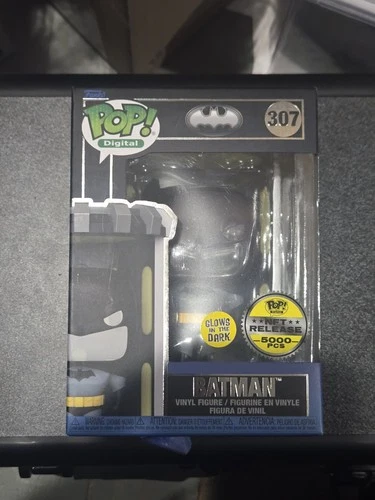 Funko Pop! Digital Batman #307 Release Limited 5000 PCS  Glows in the Dark