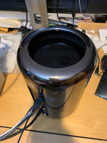 Apple Mac Pro 1TB SSD 12-Core 2.7GHz Processor 64GB RAM Computer ( MD878LL ABTO) - Afbeelding 3 van 6