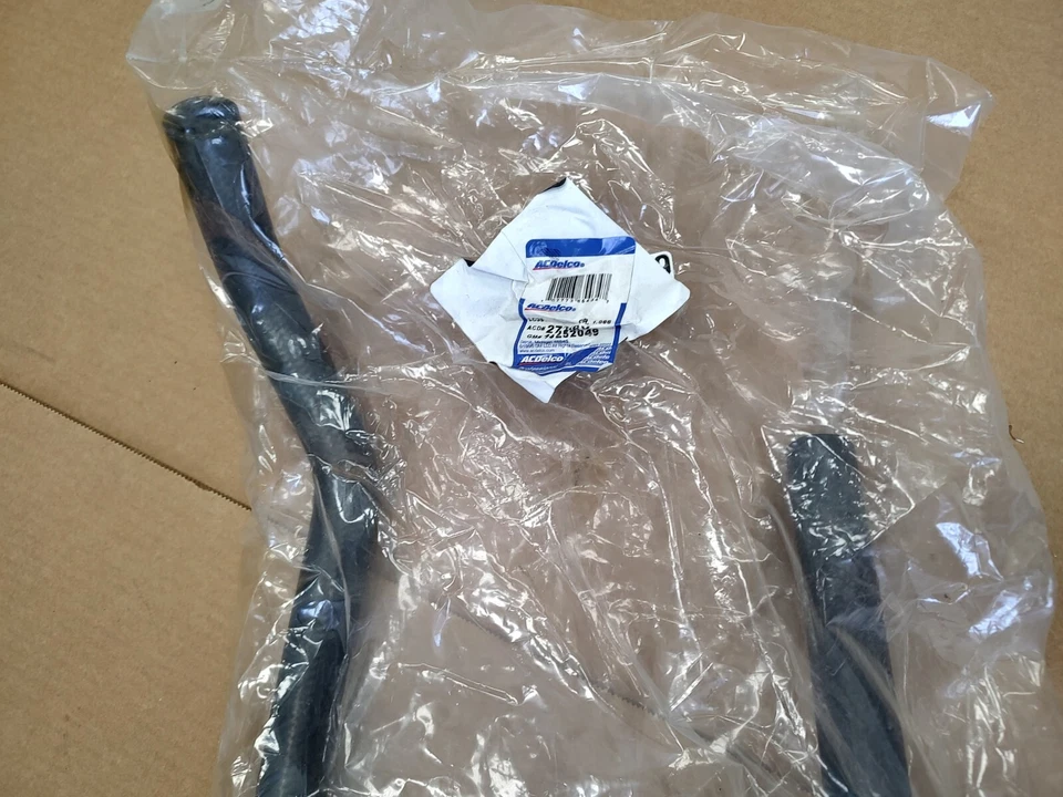 ACDelco HVAC Heater Hose 27066X, ACDelco Heater Hoses 19252049 - Image 4 of 4