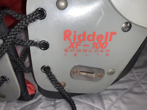 RIDDELL XFORCE XF-100 YOUTH 12- 13” SHOULDER 30-32” CHEST Football PADS - Picture 3 of 16
