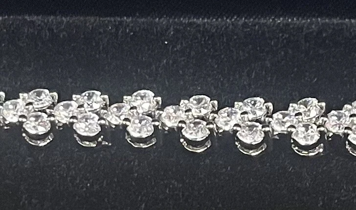 *LIQUIDACIÓN* Pulsera Tenis, 7”, Oro Blanco 14k Ptd., Forma Corazón Diamante, Laboratorio Ctd Foto 2 de 3
