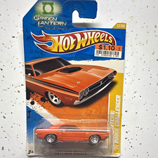 Hot Wheels Green Lantern '71 Dodge Challenger Orange 1:64 Diecast