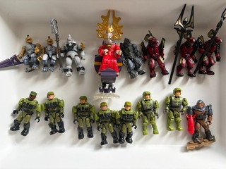 Mega Bloks Construx Halo 2 figure bundle. Prophet of Truth