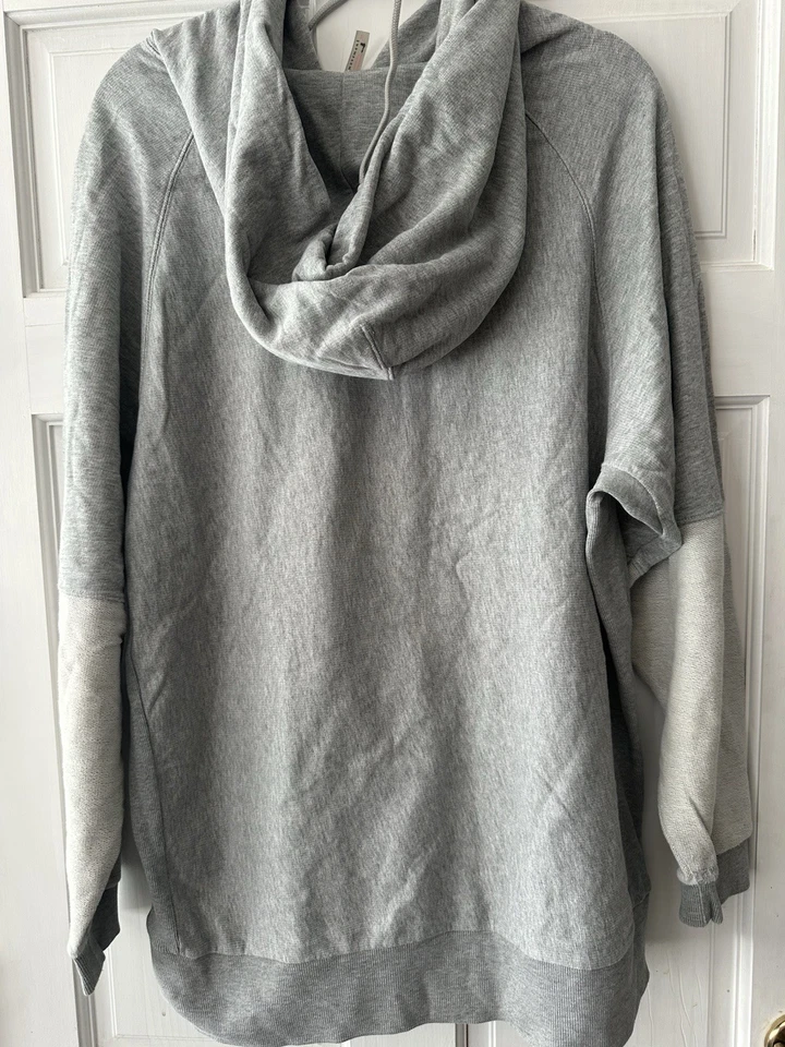 Sudadera con capucha Free People Movement The Hawking para mujer talla grande gris combo Foto 4 de 4