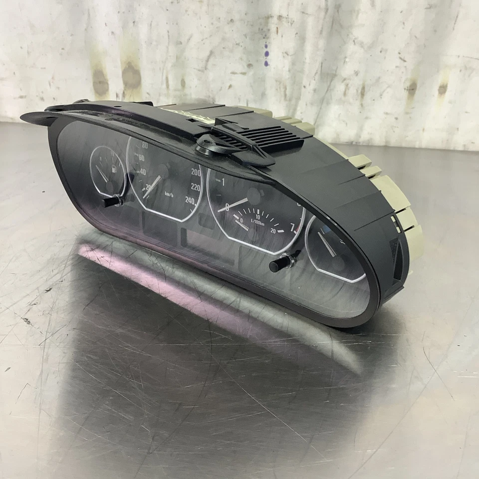 BMW 330i E46 Sedan Speedometer Instrument Cluster Engine Manual M54b30 228 K KPH - Image 4 of 4