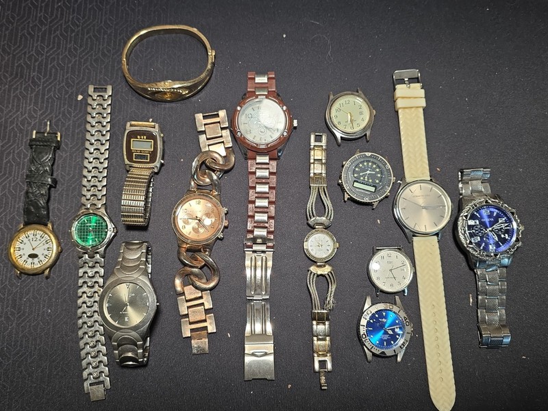 Mixed Junk Watch Lot 1lb 14oz Crafts Parts 14pcs.  (Lot 15)