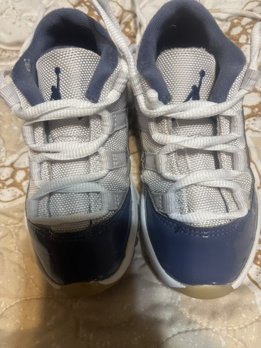 Air Jordan Retro 11 Größe 9 C Kleinkind Fv5120104