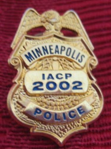 Minneapolis Police IACP 2002 Collectible Pin 1" Gold Tone