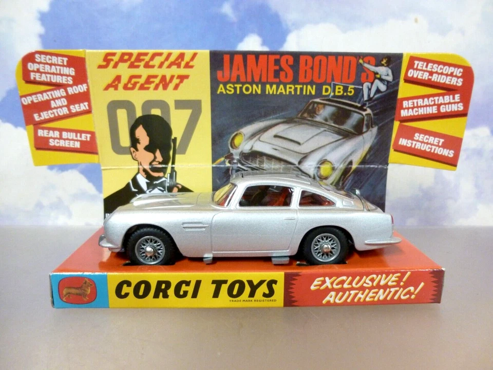 CORGI TOYS 1/46 JAMES BOND 007 GOLDFINGER 1963 ASTON MARTIN DB5 SILVER RT26101S - Image 2 of 4