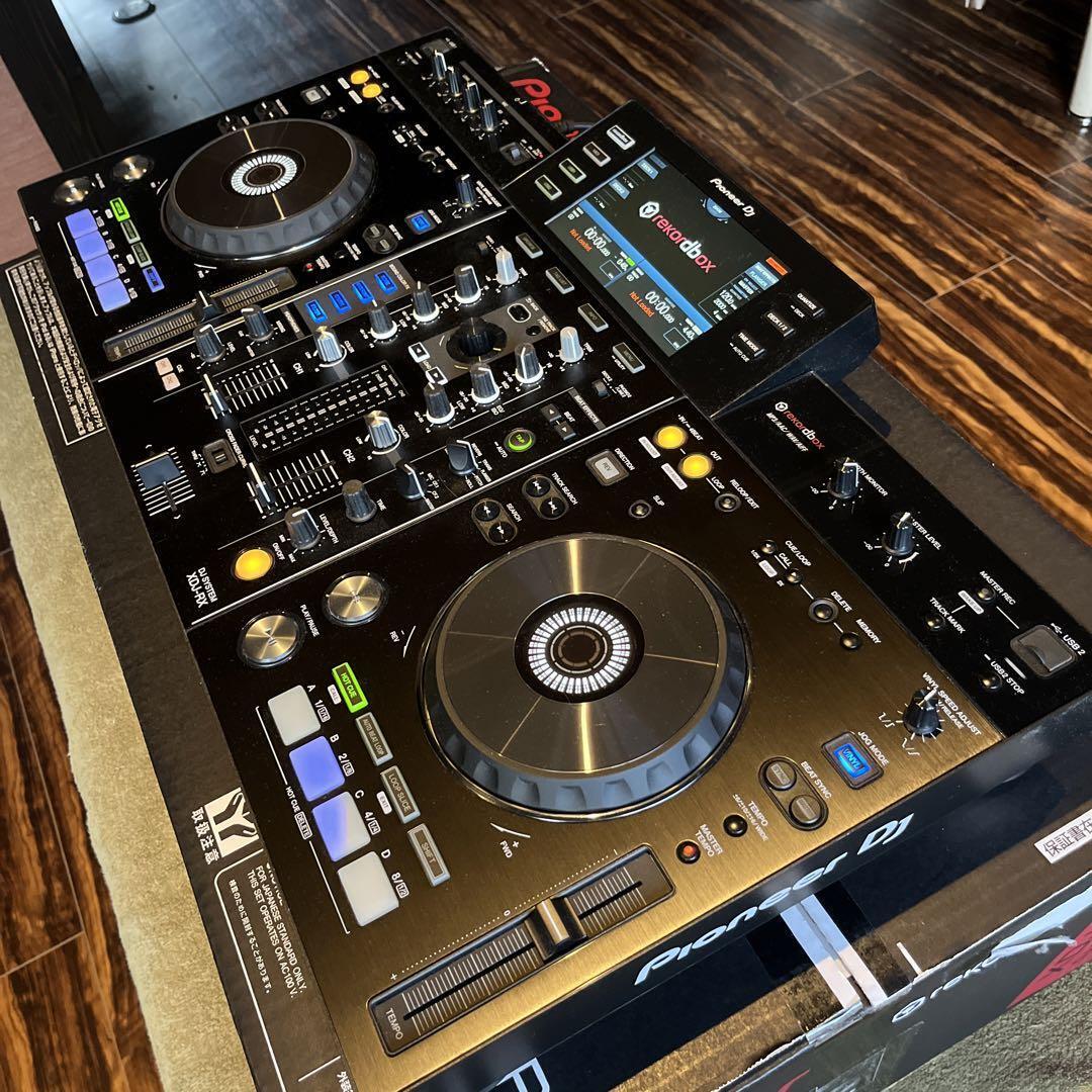 Pioneer XDJ-RX Professional Digital System Near Mint Pioneer XDJ-RX Professional Digital System Near Mint