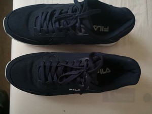 fila trainers size 9