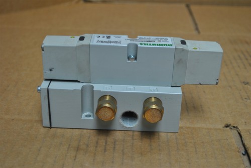 Numatics Solenoid Valve Part No. 123BB53AMN000061 - Picture 3 of 4