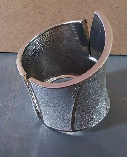 Wrap Around Cuff Bracelet Silver Tone Shiney Glittery Style 3'' Width Fashion - Picture 3 of 4