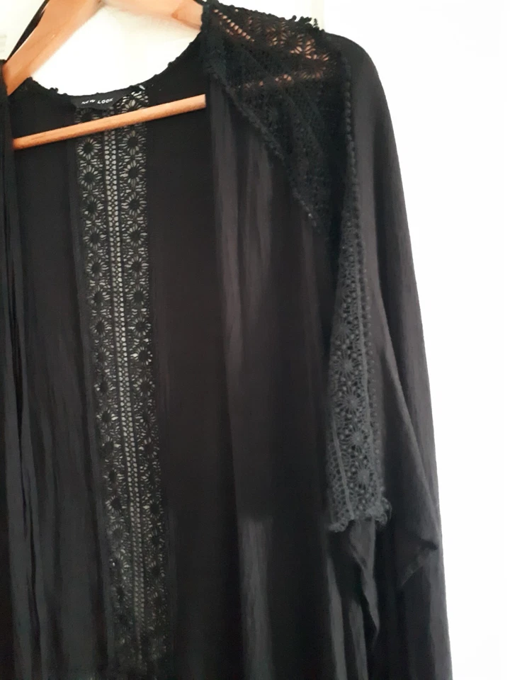 Lovely Crotched Wrap Size 16 Black  fab condition  - Image 3 of 4