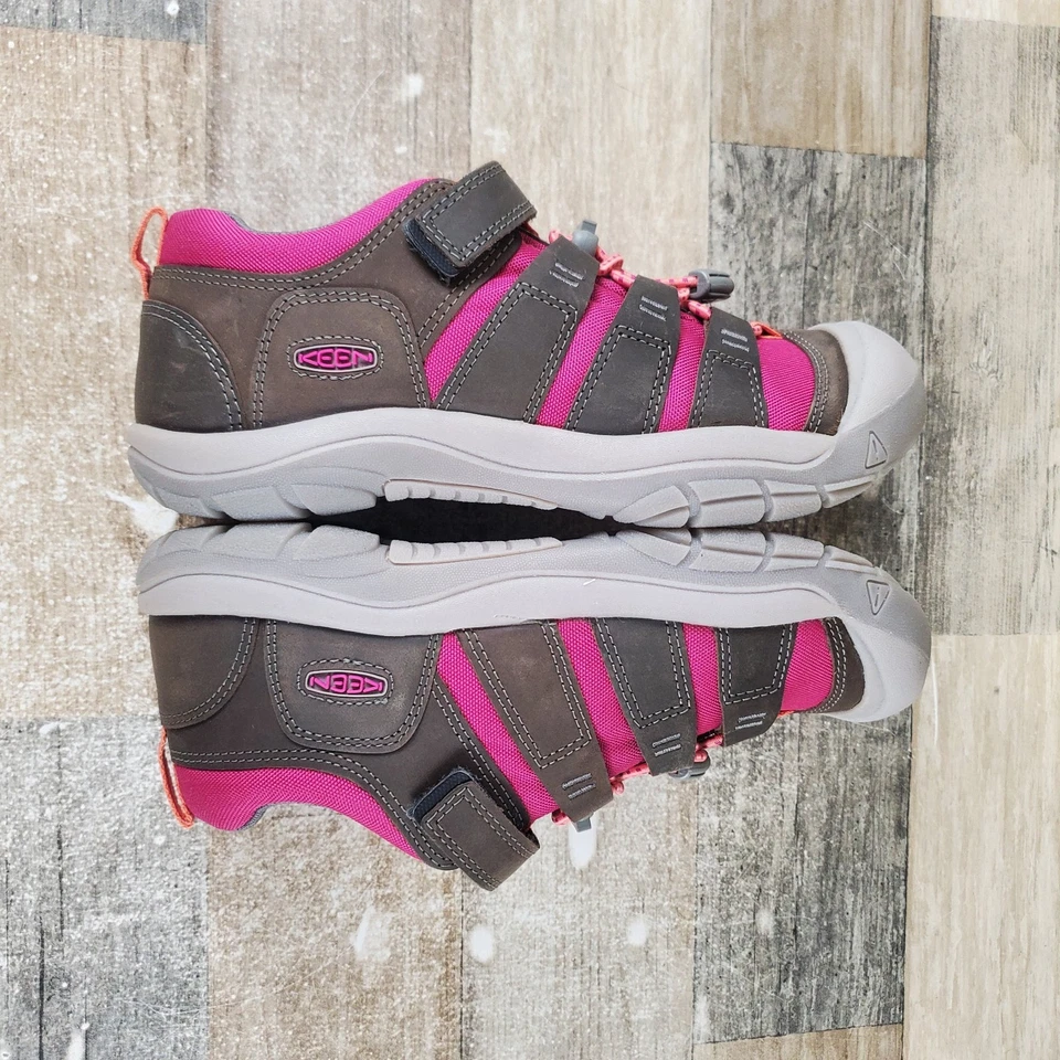 Zapatos de Senderismo Keen Newport Juveniles Talla 4 Gancho y Lazo Bungee Nuevos sin Caja Foto 4 de 4