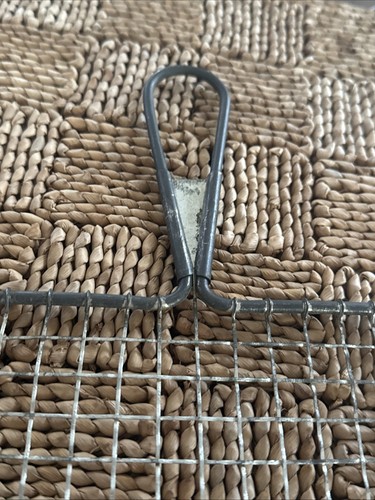 Vtg Acme The Only Genuine Safety Grater Kitchen Utensil 9"×5" Wire Screen USA - Picture 5 of 7