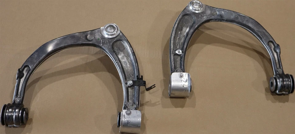 19-21 Silverado Front Upper Control Arms 84437972 New Take Off NTO OEM Factory - Image 3 of 4